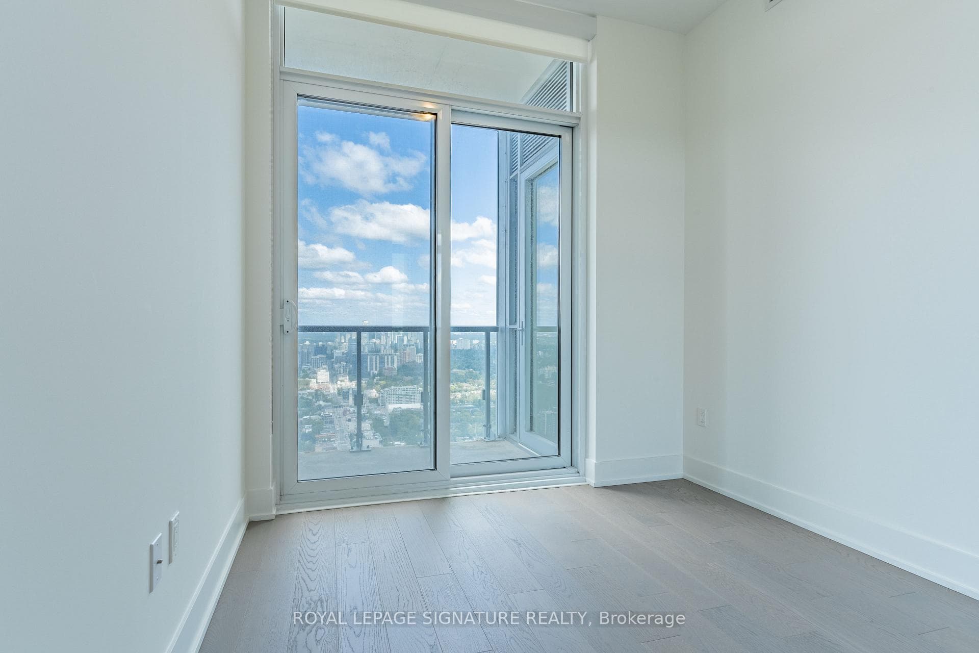 1 Yorkville Avenue Unit 5606 photo 20