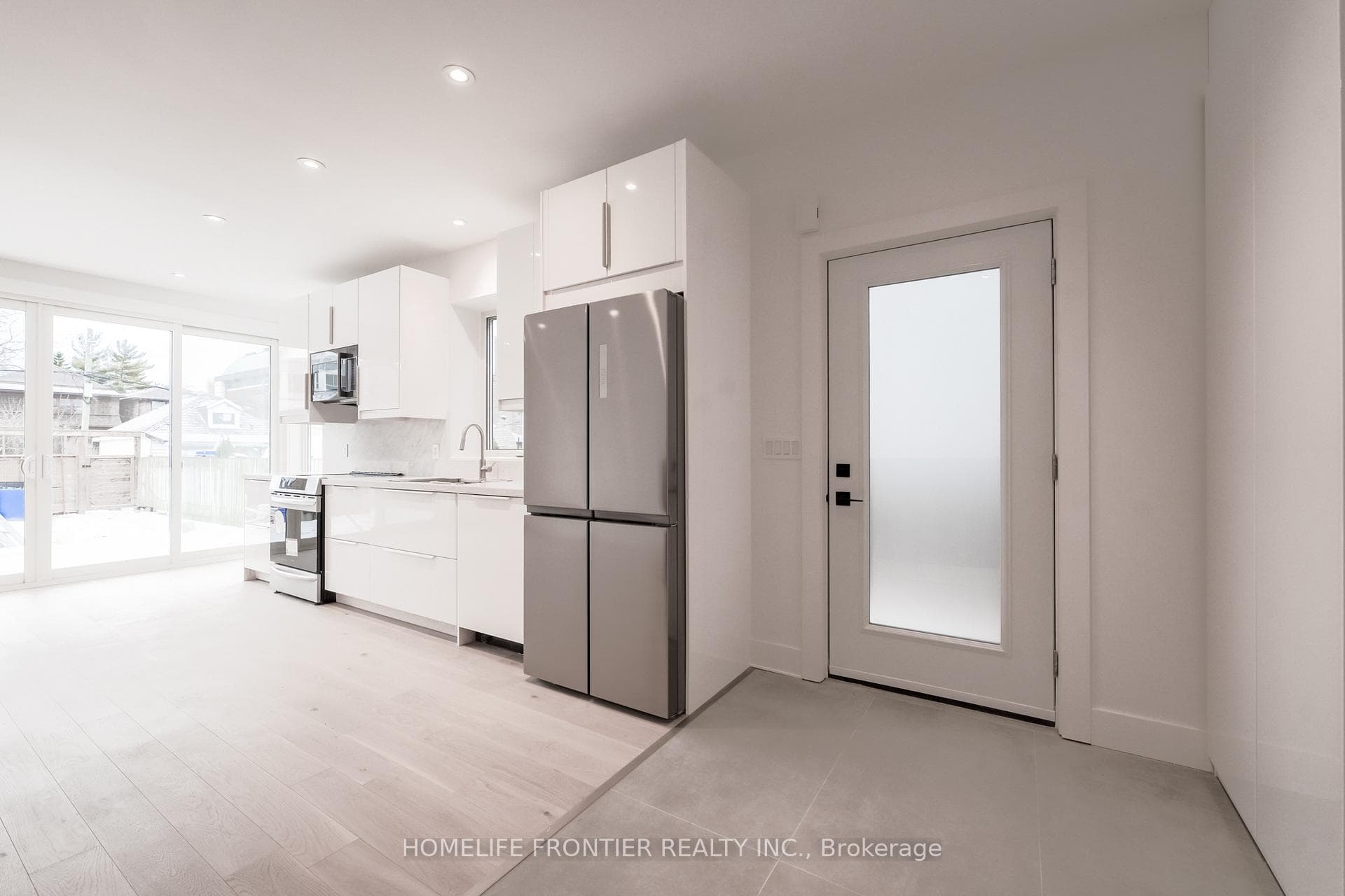 61 Edwin Avenue Unit Main photo 3