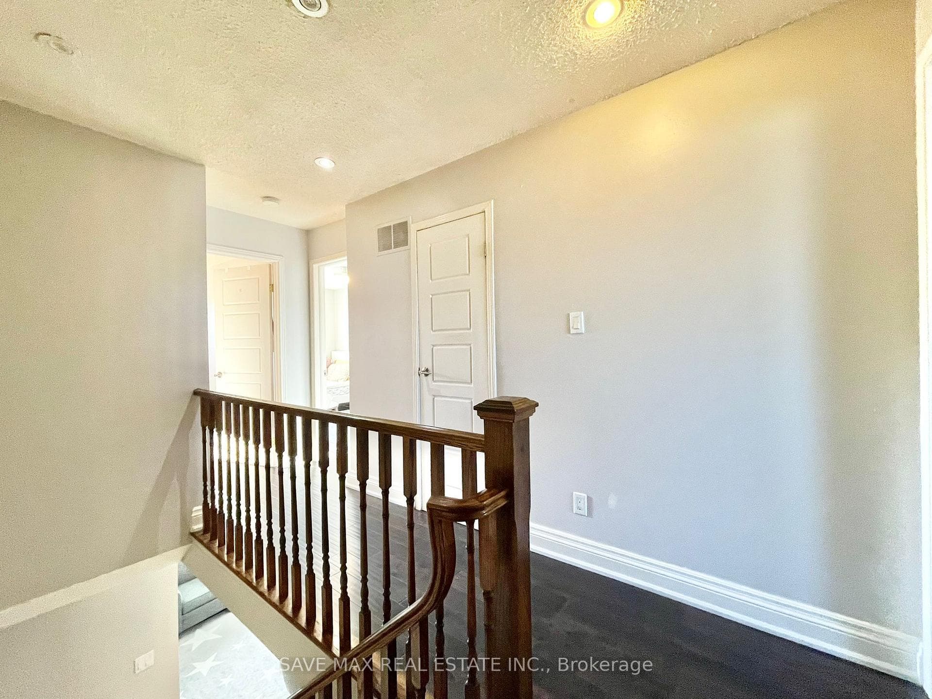 103 Chalfield Lane photo 12