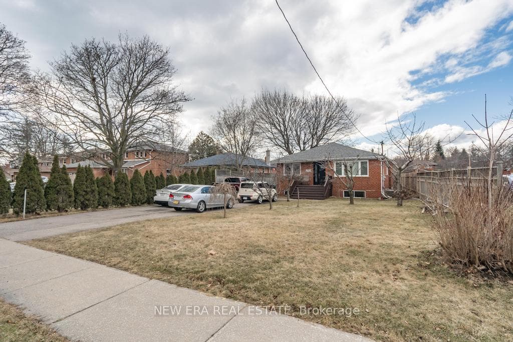 1362 Cawthra Road photo 1