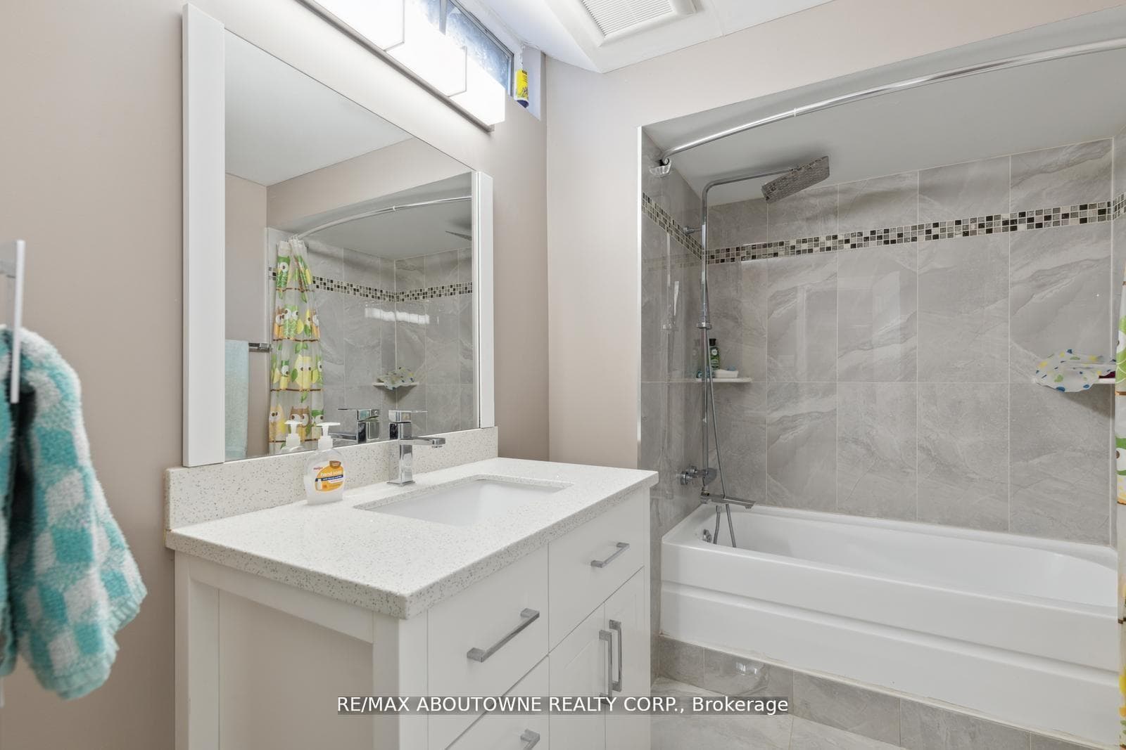 5687 Goldenbrook Drive photo 34