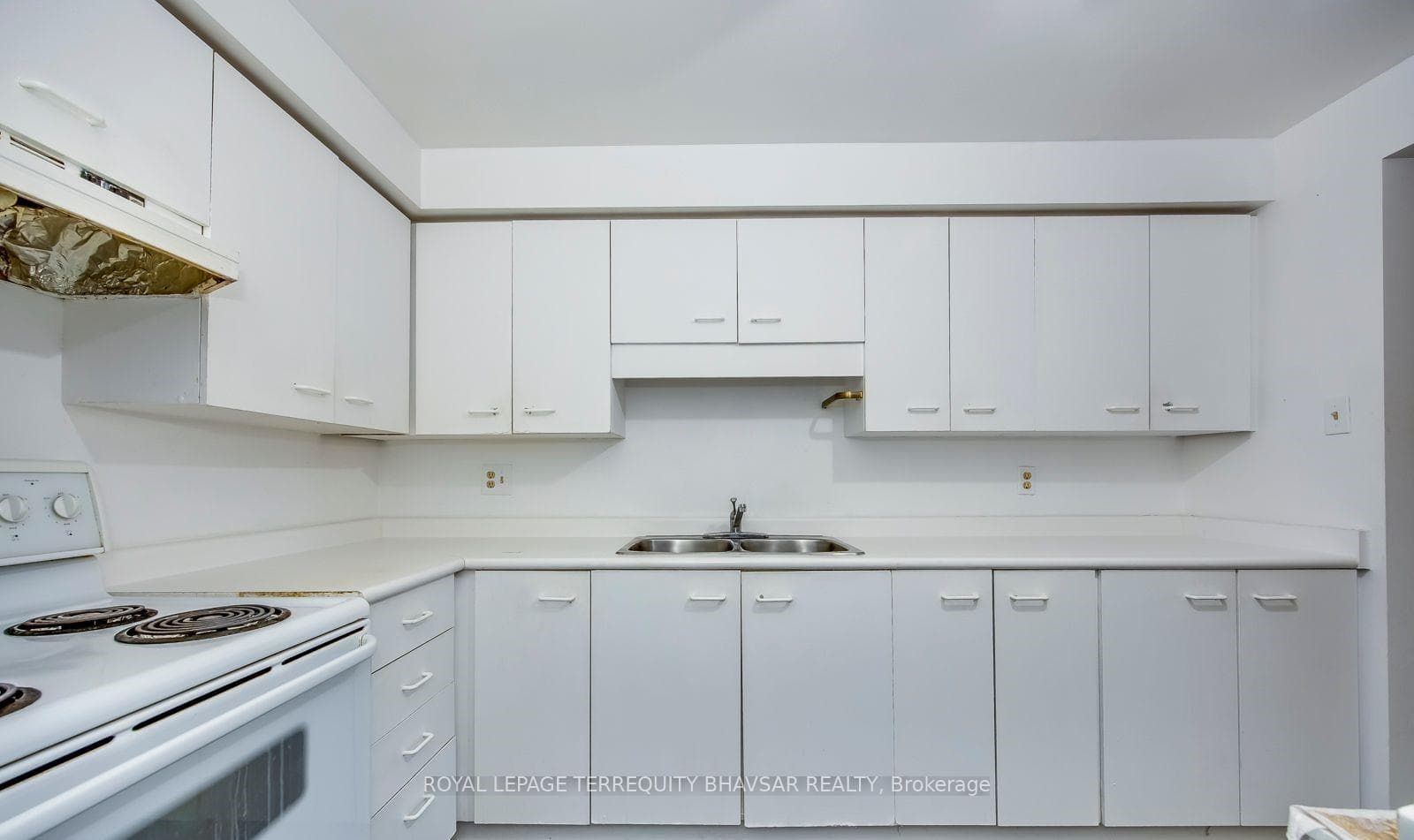 565 Greenfield Avenue Unit 902 photo 12
