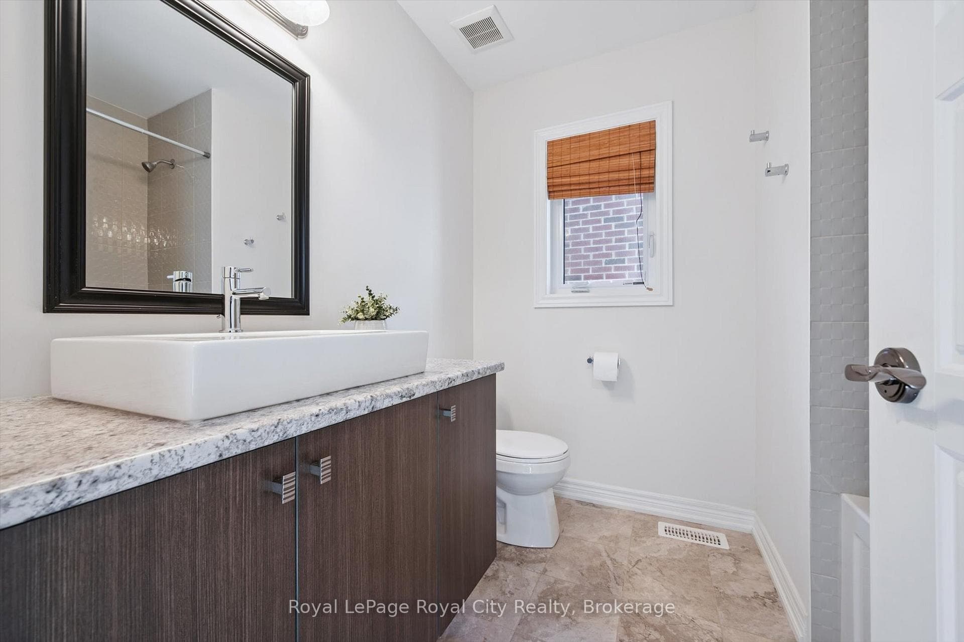 98 Kay Crescent photo 27