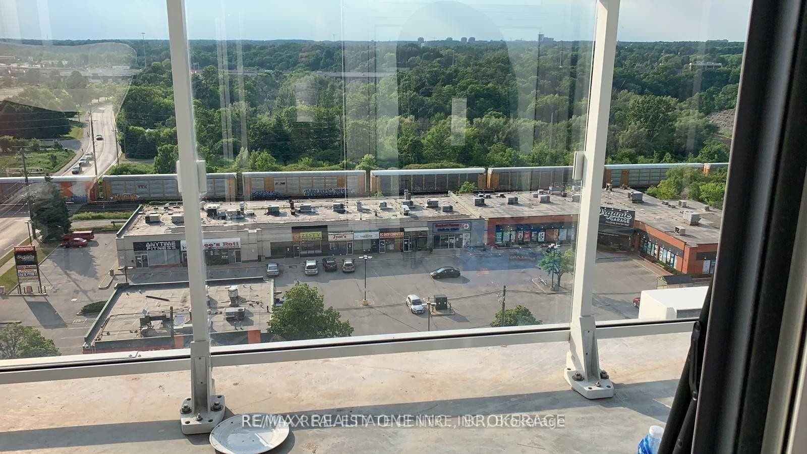 65 Speers Road Unit 1102 photo 10