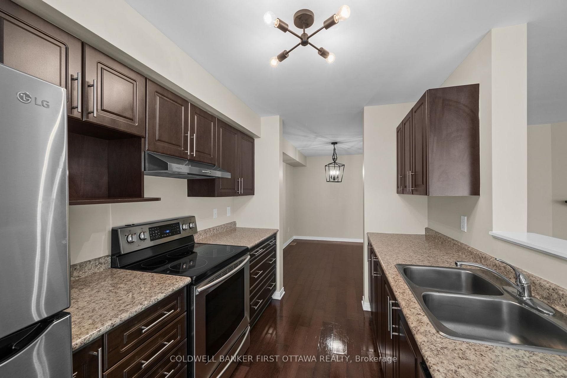 416 HARESFIELD Court photo 10