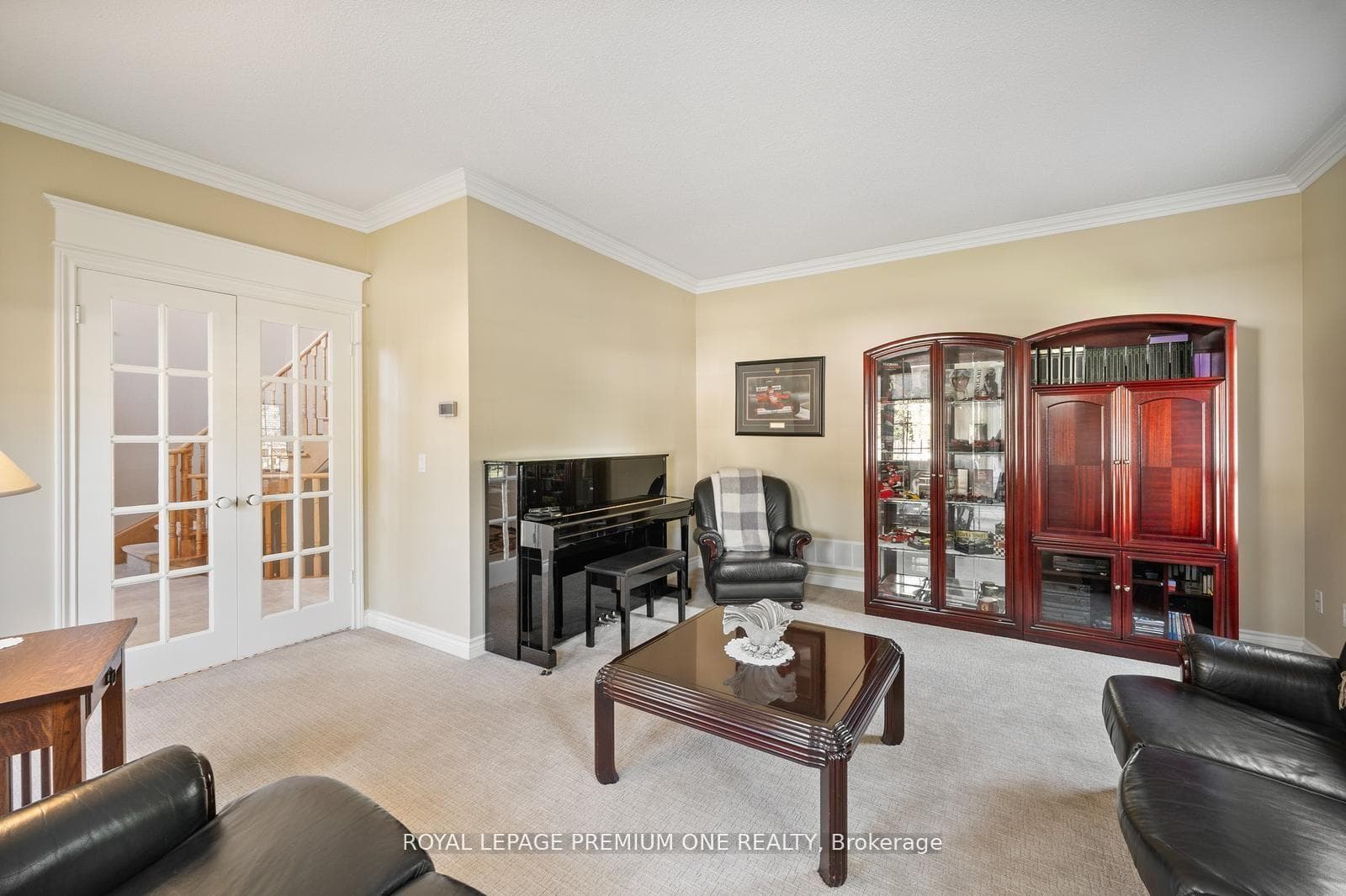 536 Village Parkway photo 7