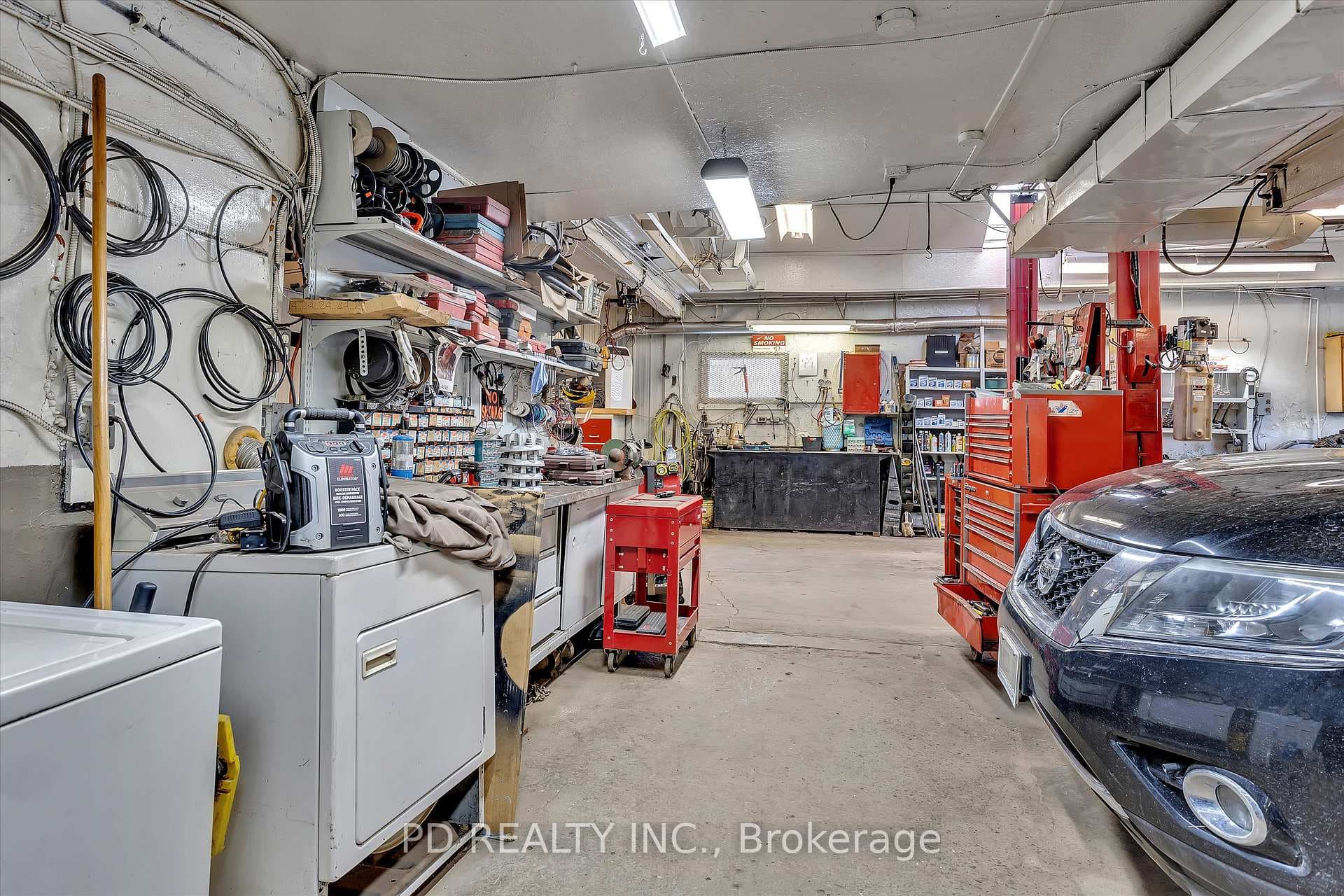 40 King Street photo 17