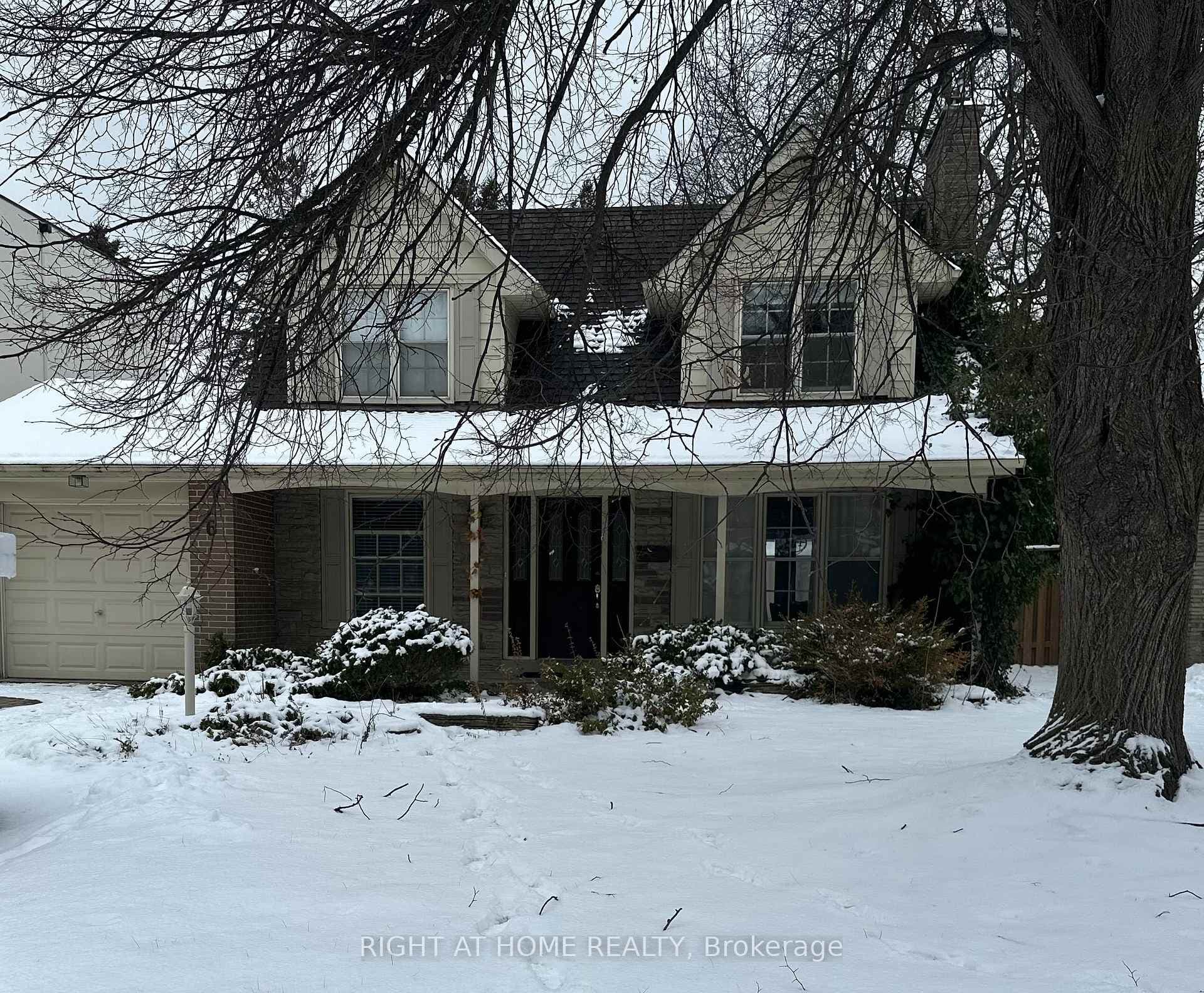 6 Almond Avenue photo 2