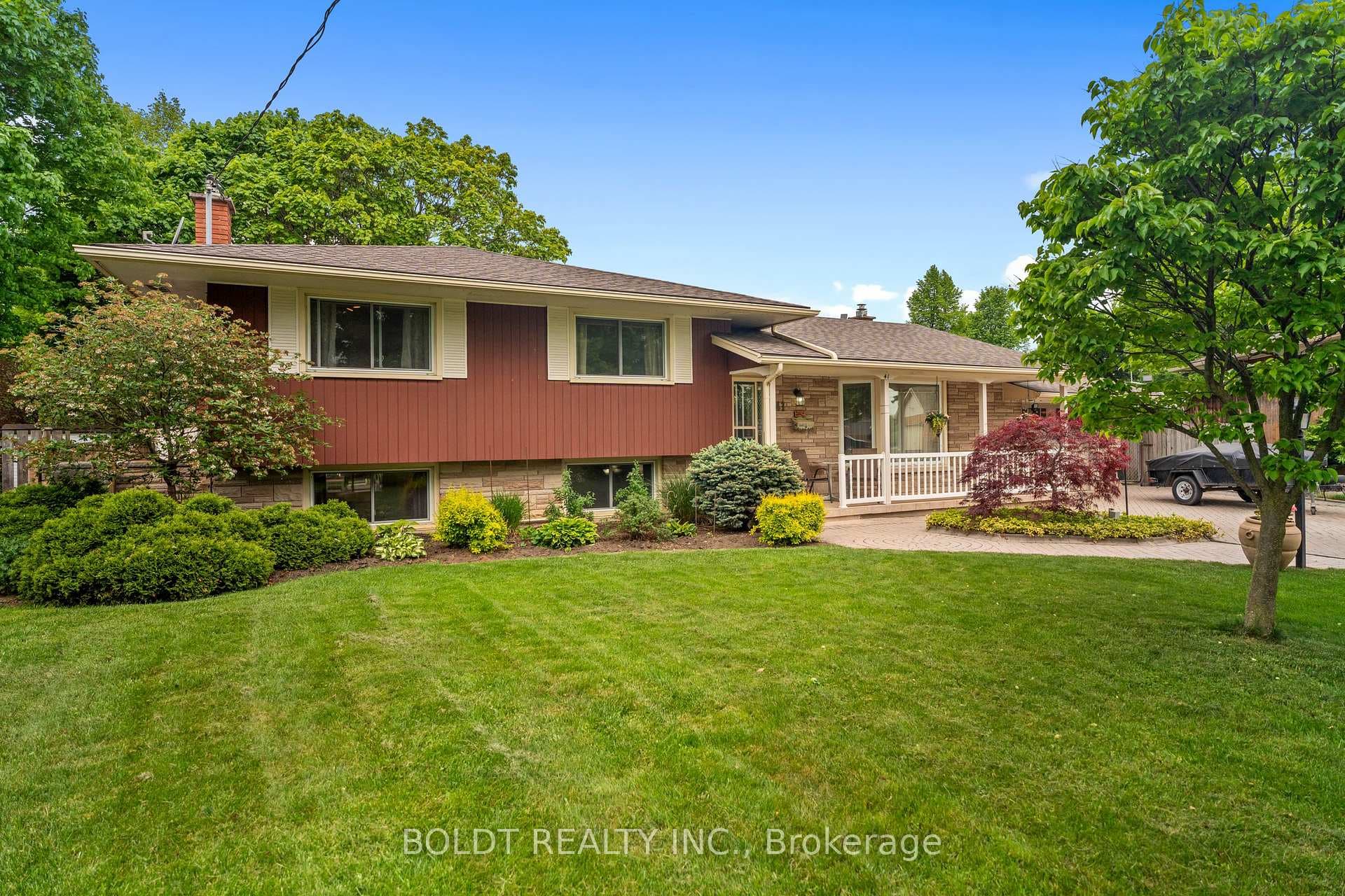 41 Neptune Drive photo 1