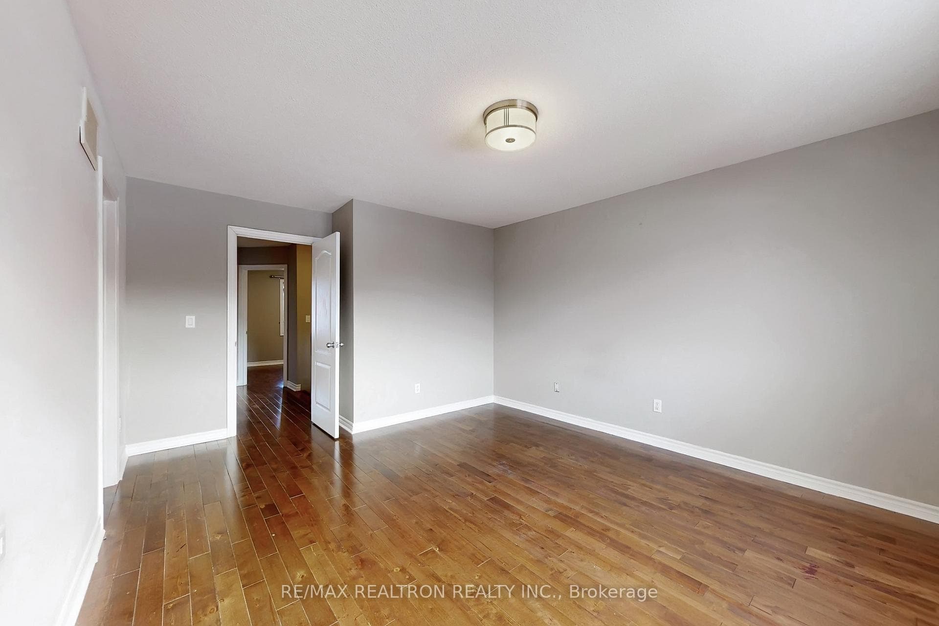2442 Earl Grey Avenue photo 25