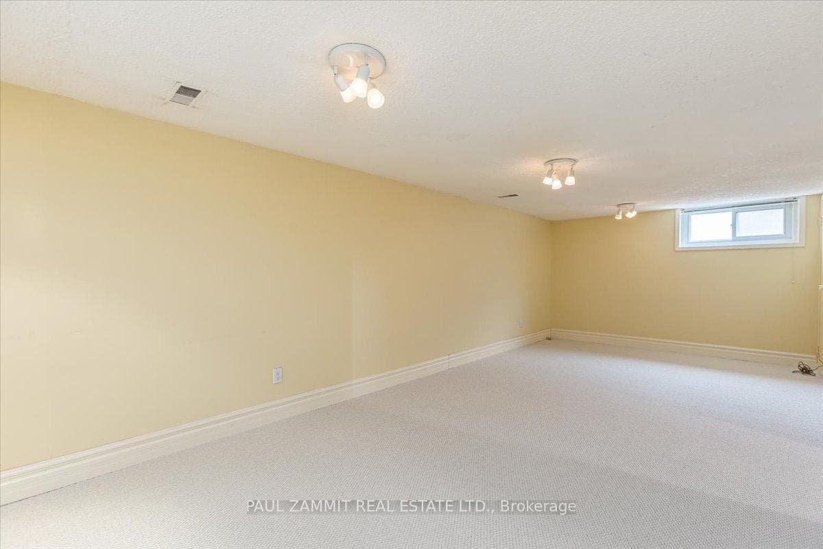116 Babcombe Drive photo 26