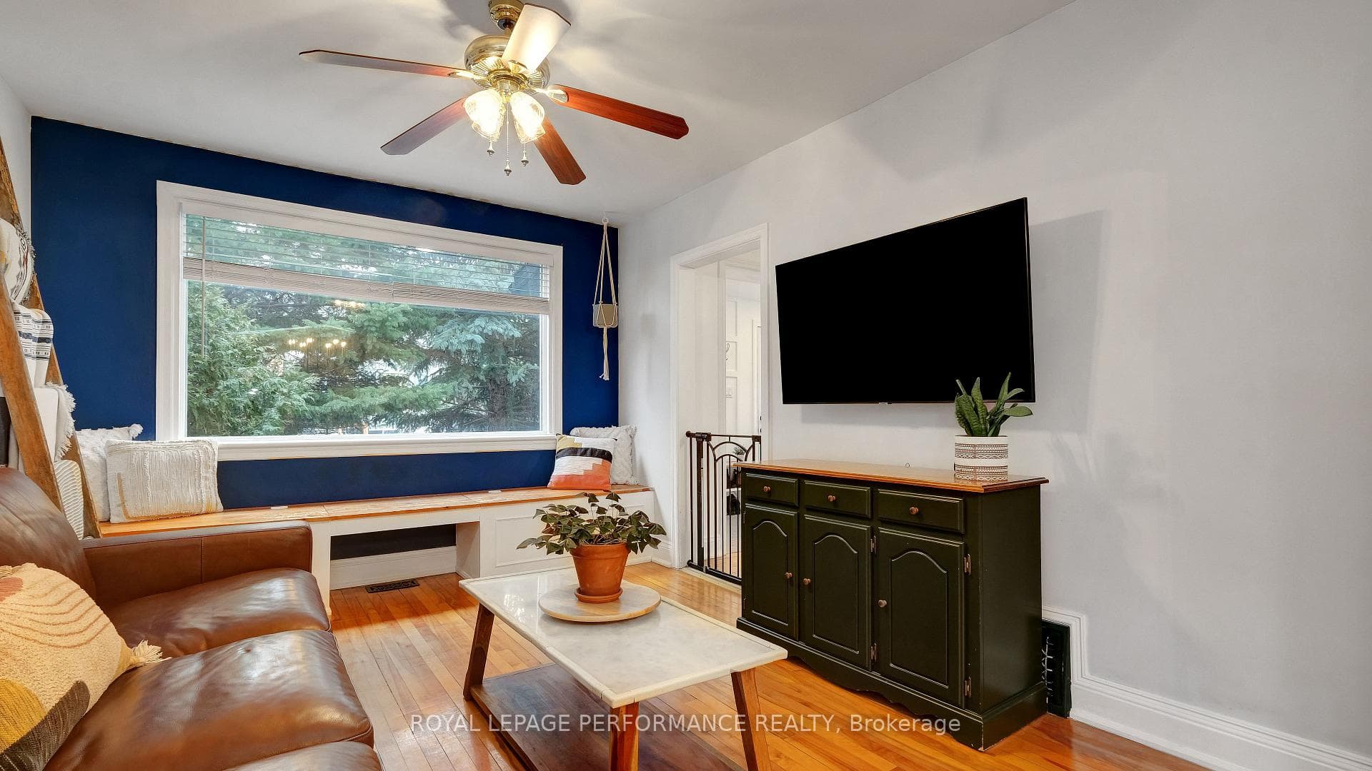 319 Frontenac Street photo 4
