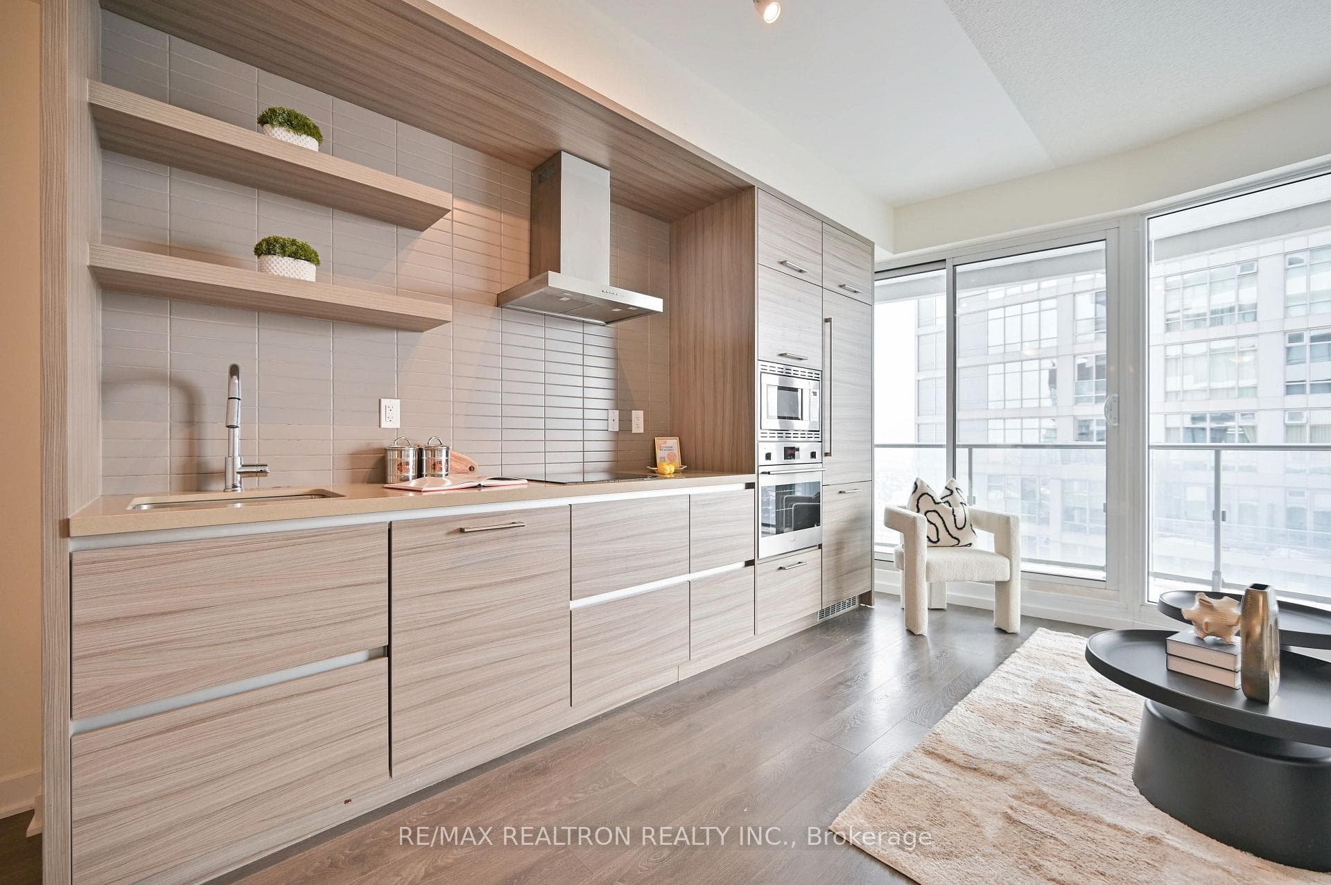 2221 Yonge Street Unit 4205 photo 16