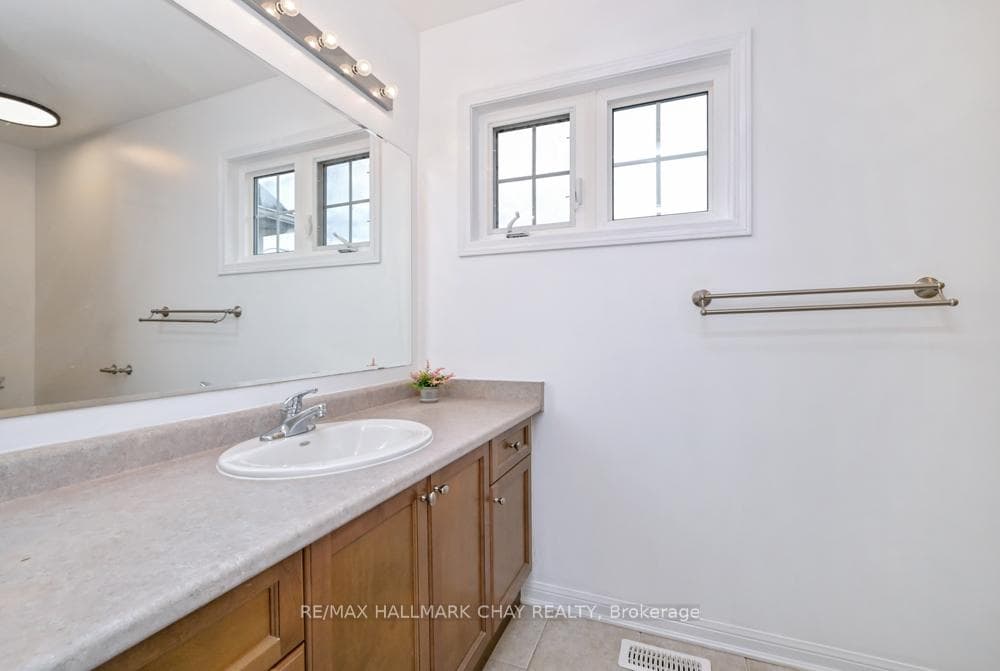73 Kidd Crescent photo 27