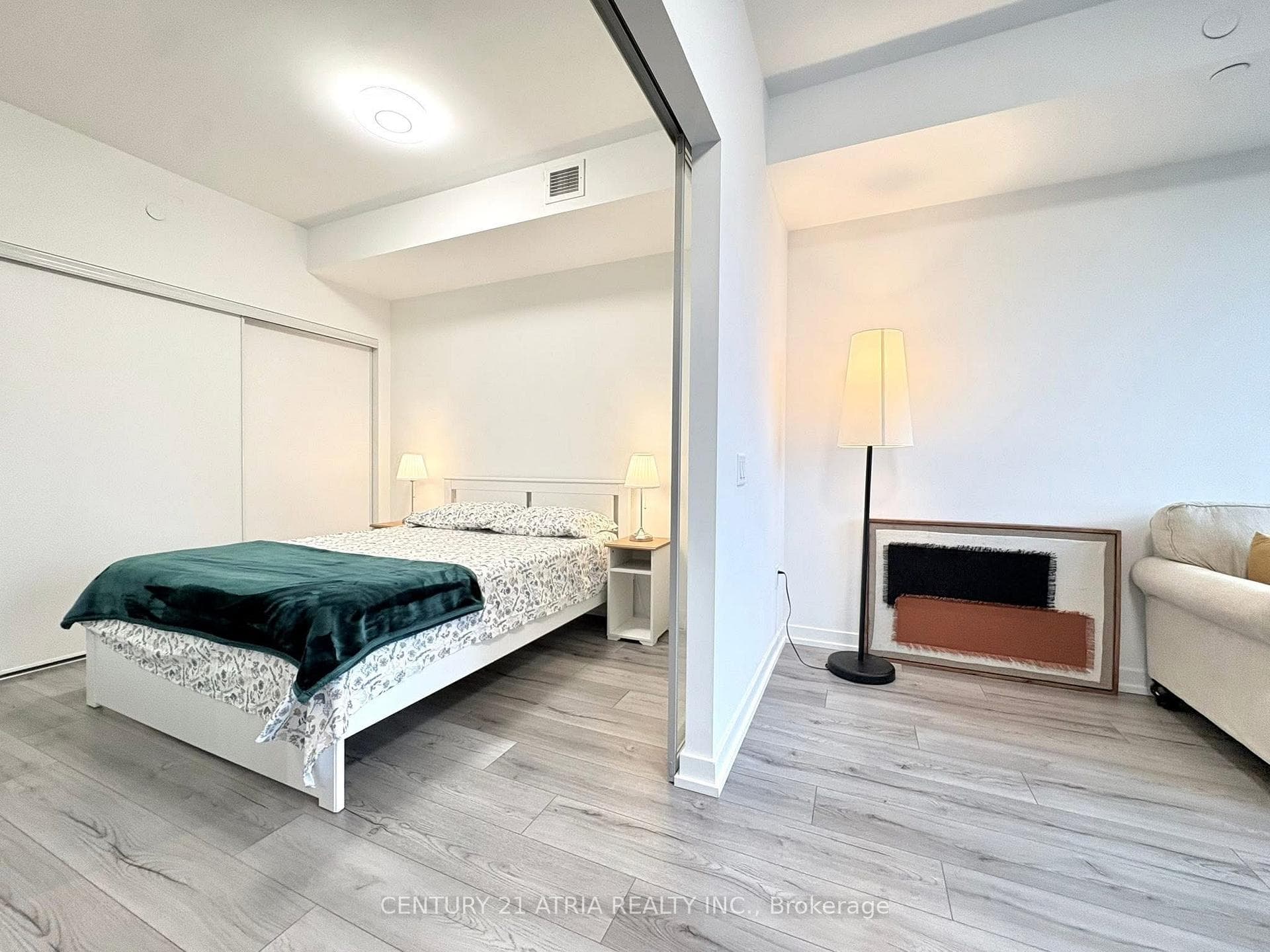 395 Bloor Street Unit 5306 photo 4