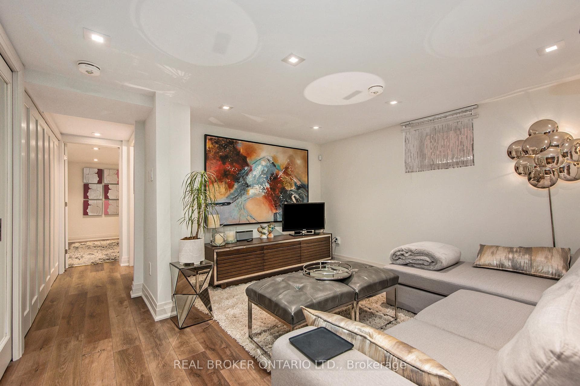 116 Cartier Street Unit C photo 3