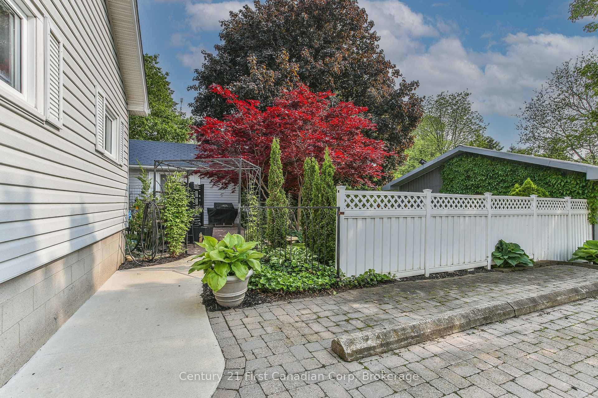 195927 19TH Line photo 43