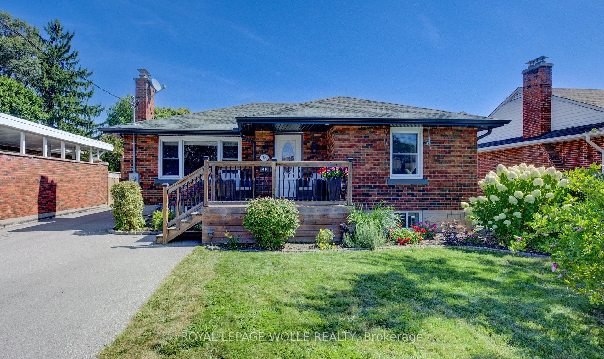 13 Lowell Street photo 1
