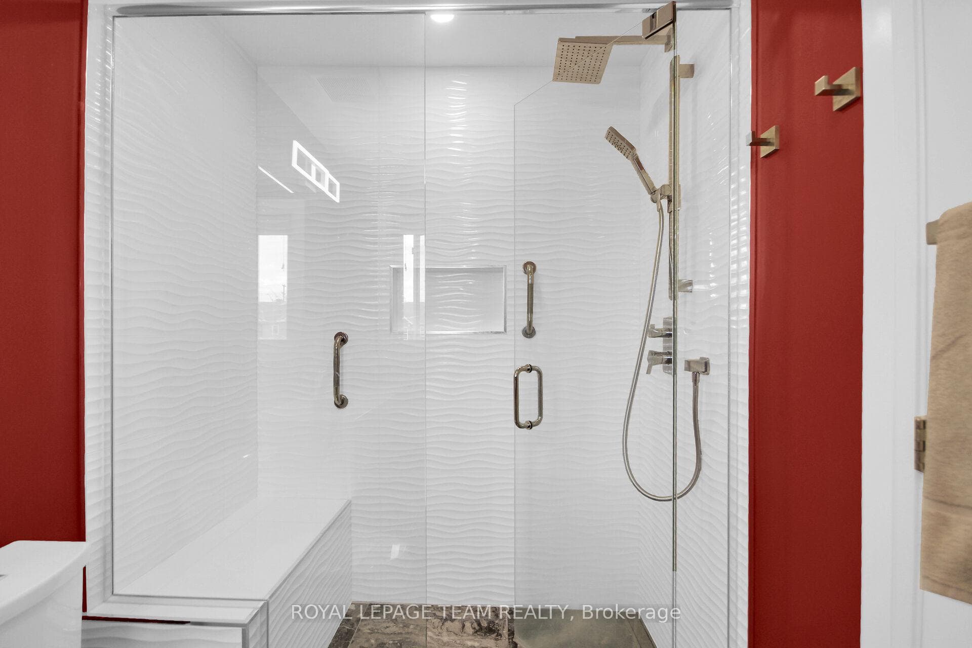 18 Longshire Circle photo 18