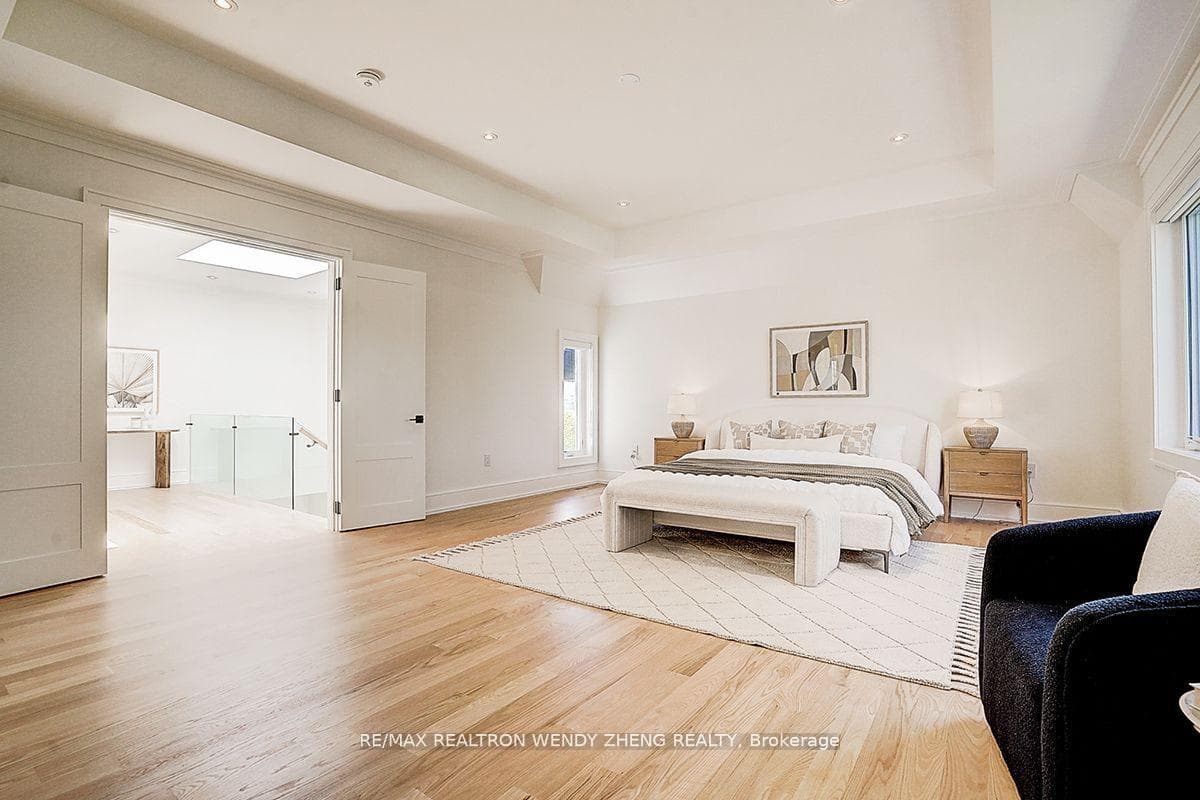 23 Cresthaven Drive photo 28
