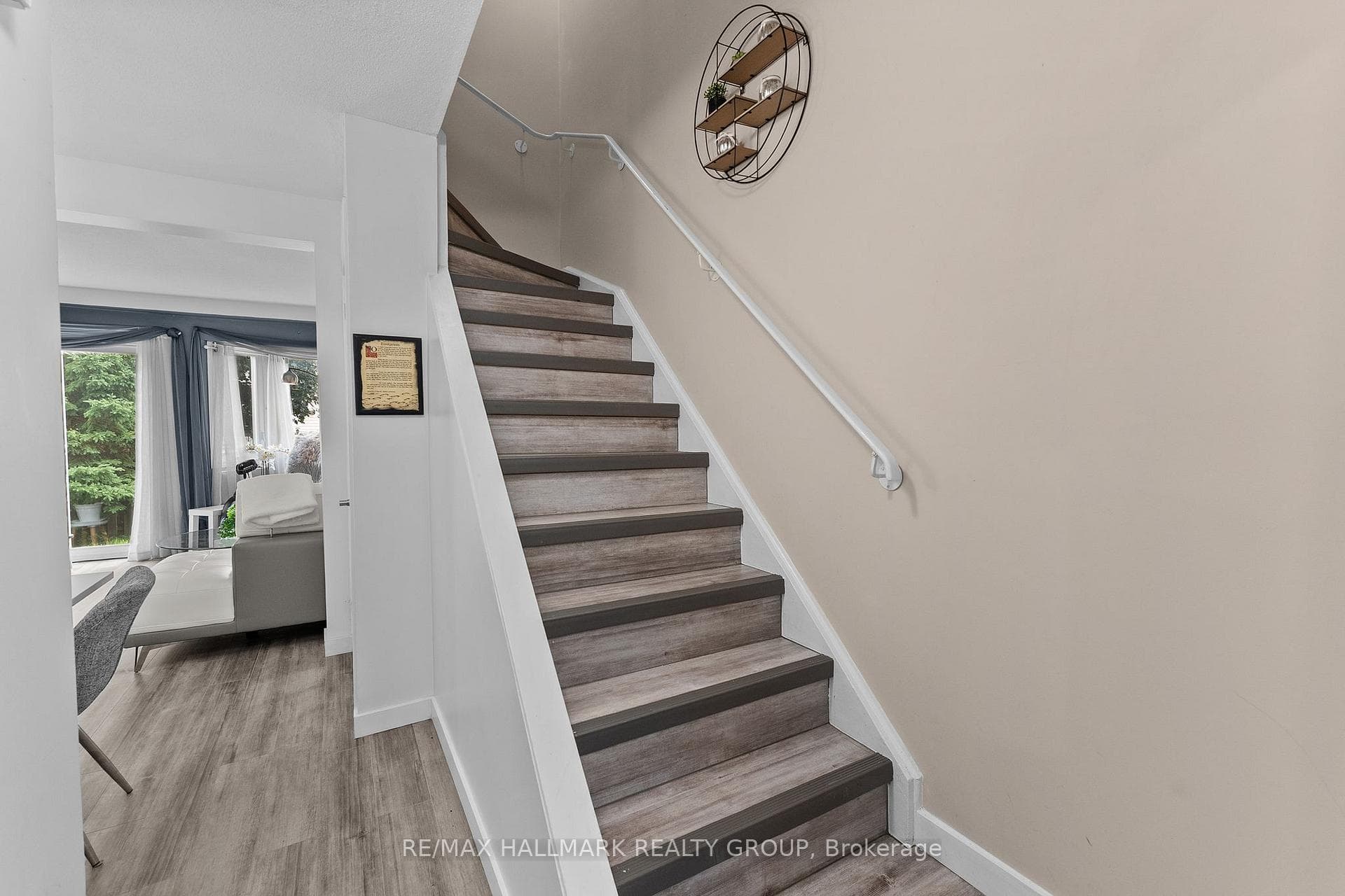 1446 Deavy Way photo 25