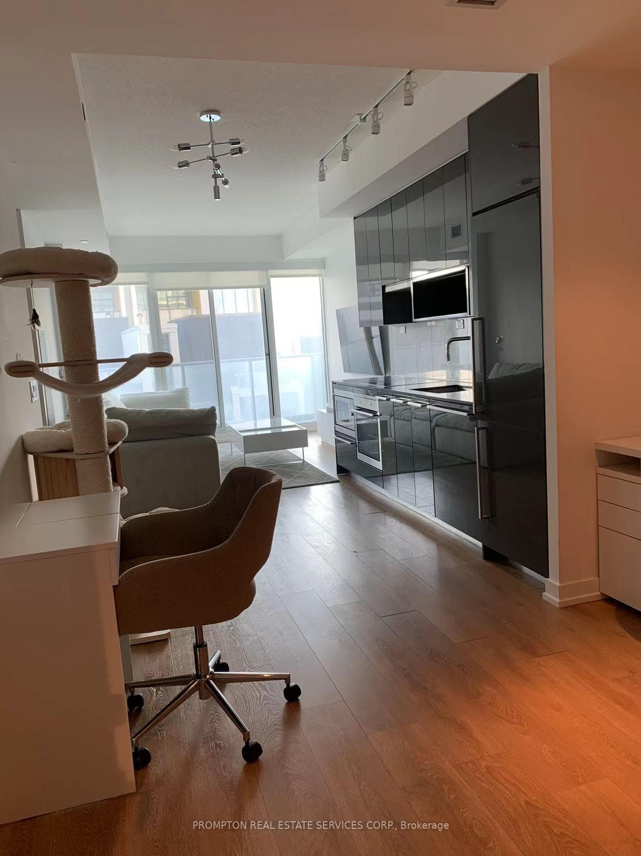 115 McMahon Drive Unit 201 photo 12