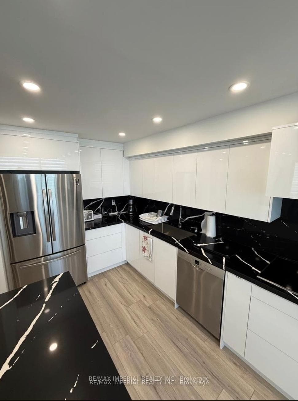 5785 Yonge Street Unit PH503 photo 7