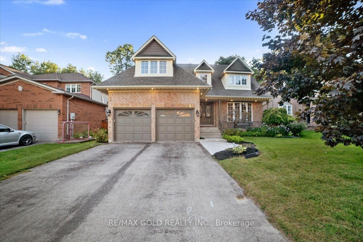 15 Canning Crescent photo 2