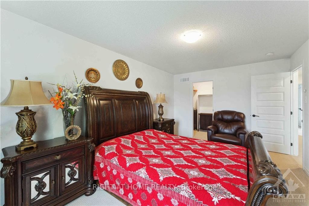 546 PEERLESS Street photo 13
