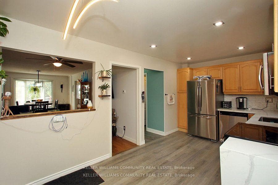 654 Stone Street photo 10