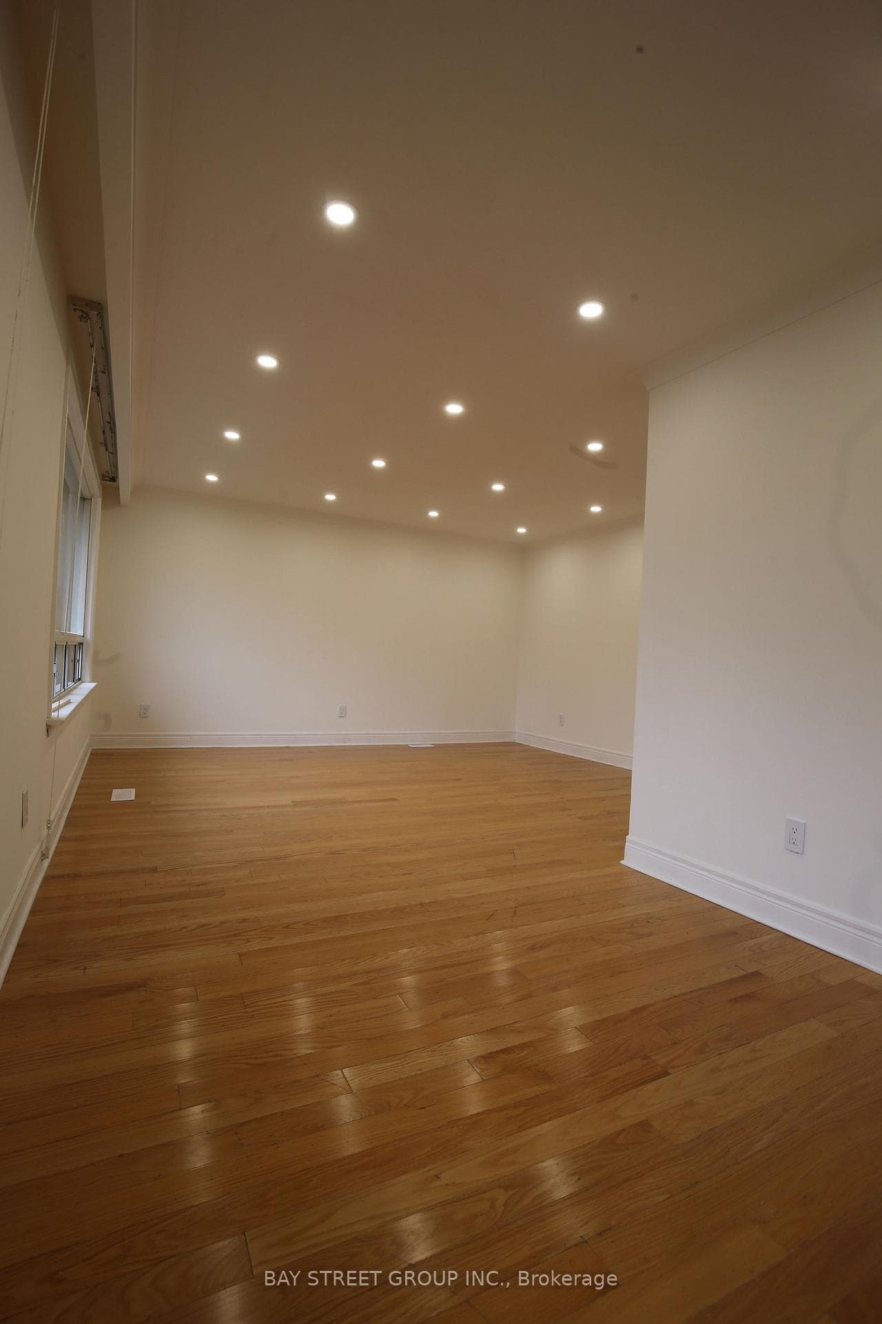 27 Manorwood Road photo 4