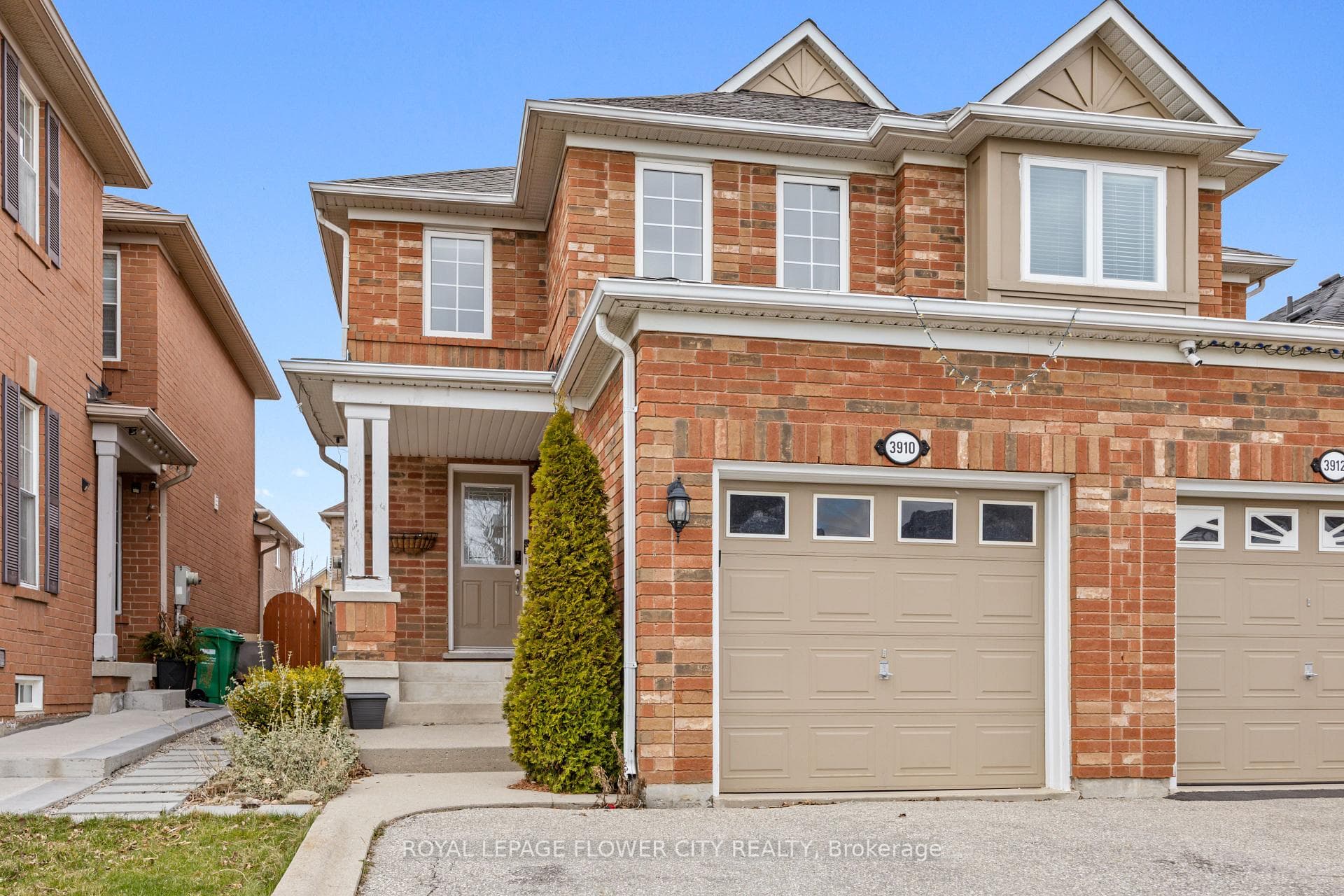3910 Milkwood Crescent photo 2