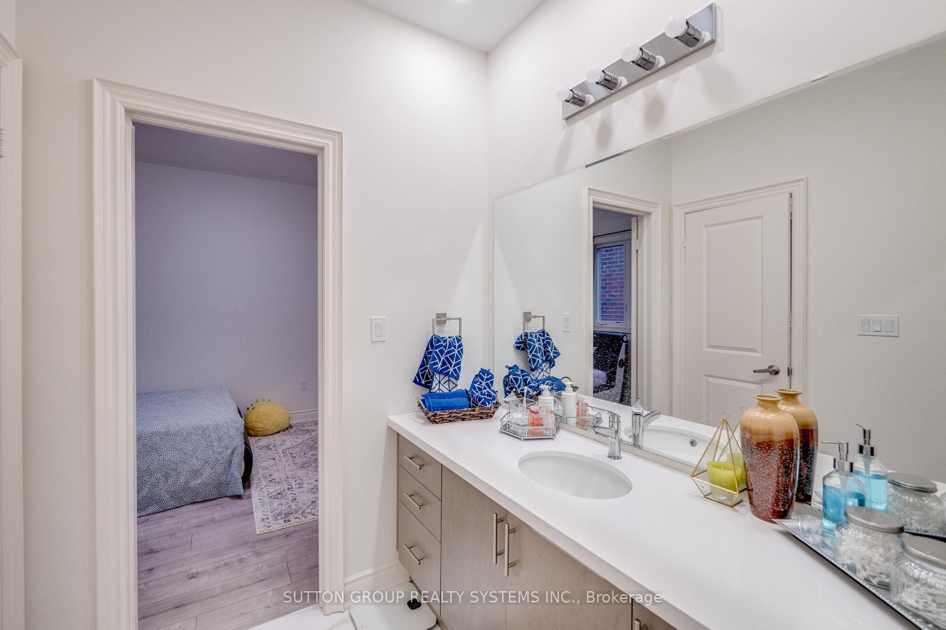 389 Humphrey Street photo 37