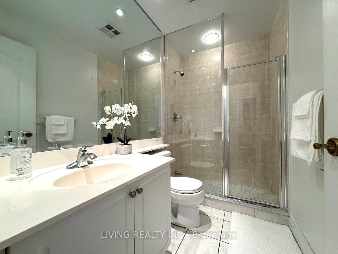 1 Clairtrell Road Unit 605 photo 9