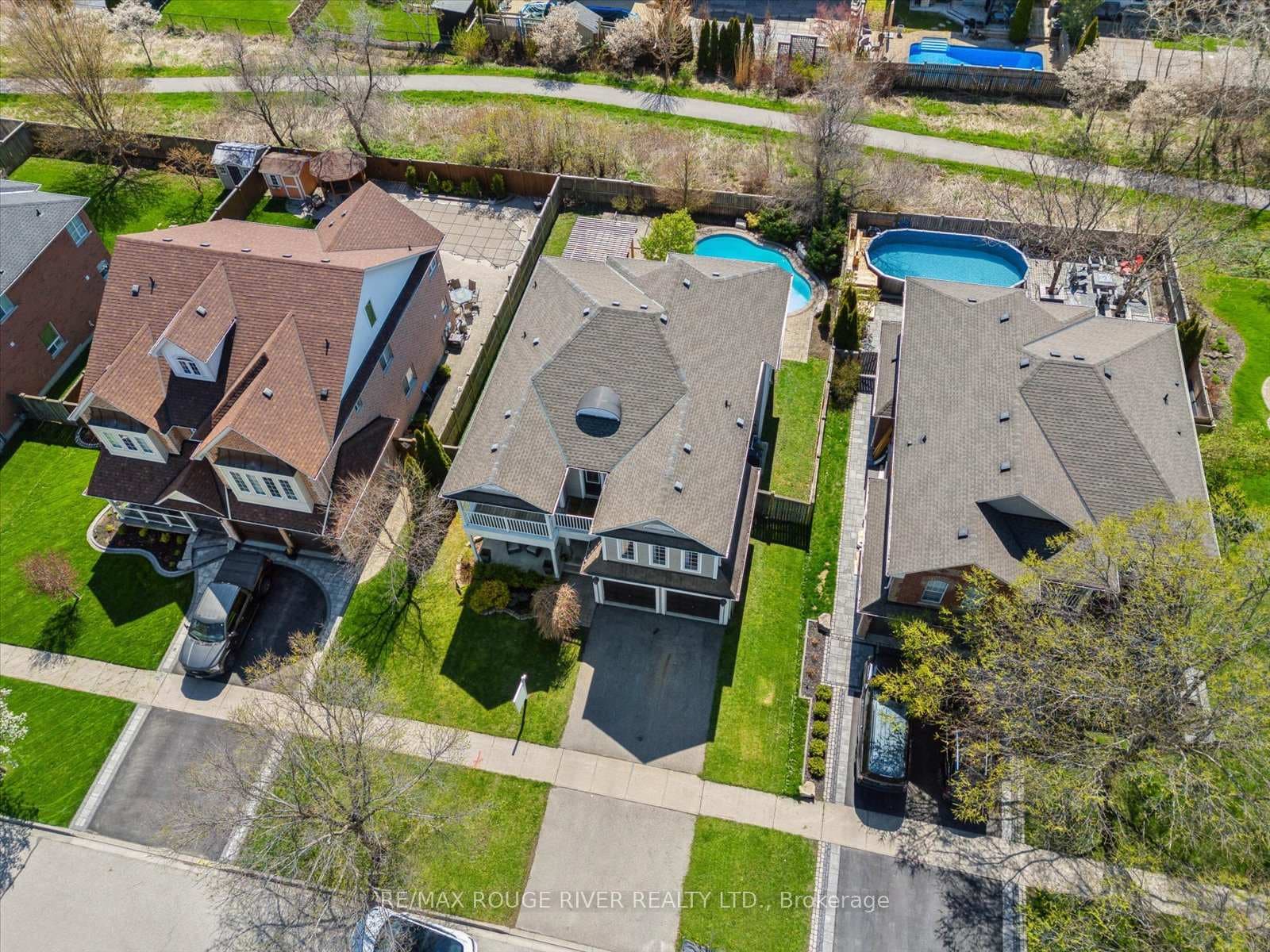34 Croxall Boulevard photo 39