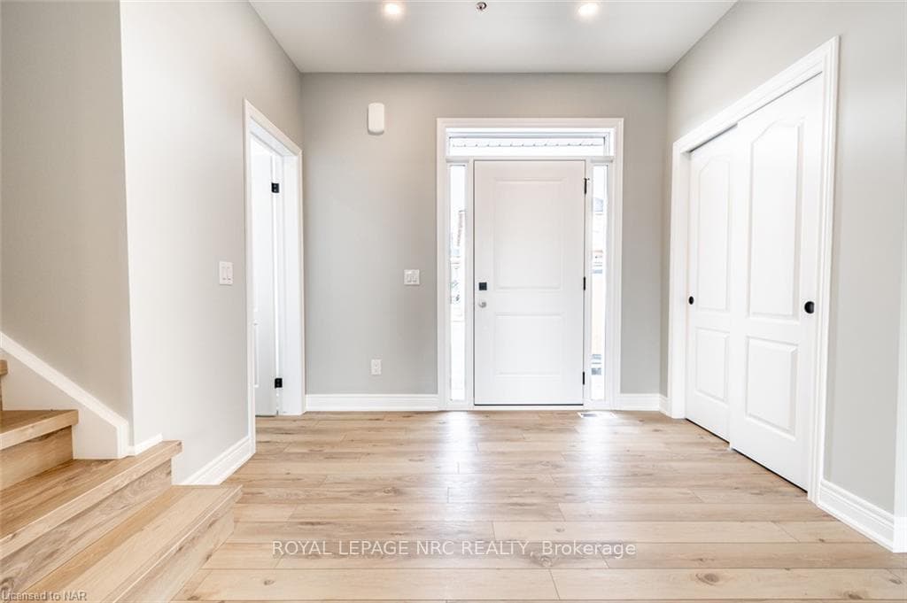 121A Moffatt Street Unit 21 photo 2