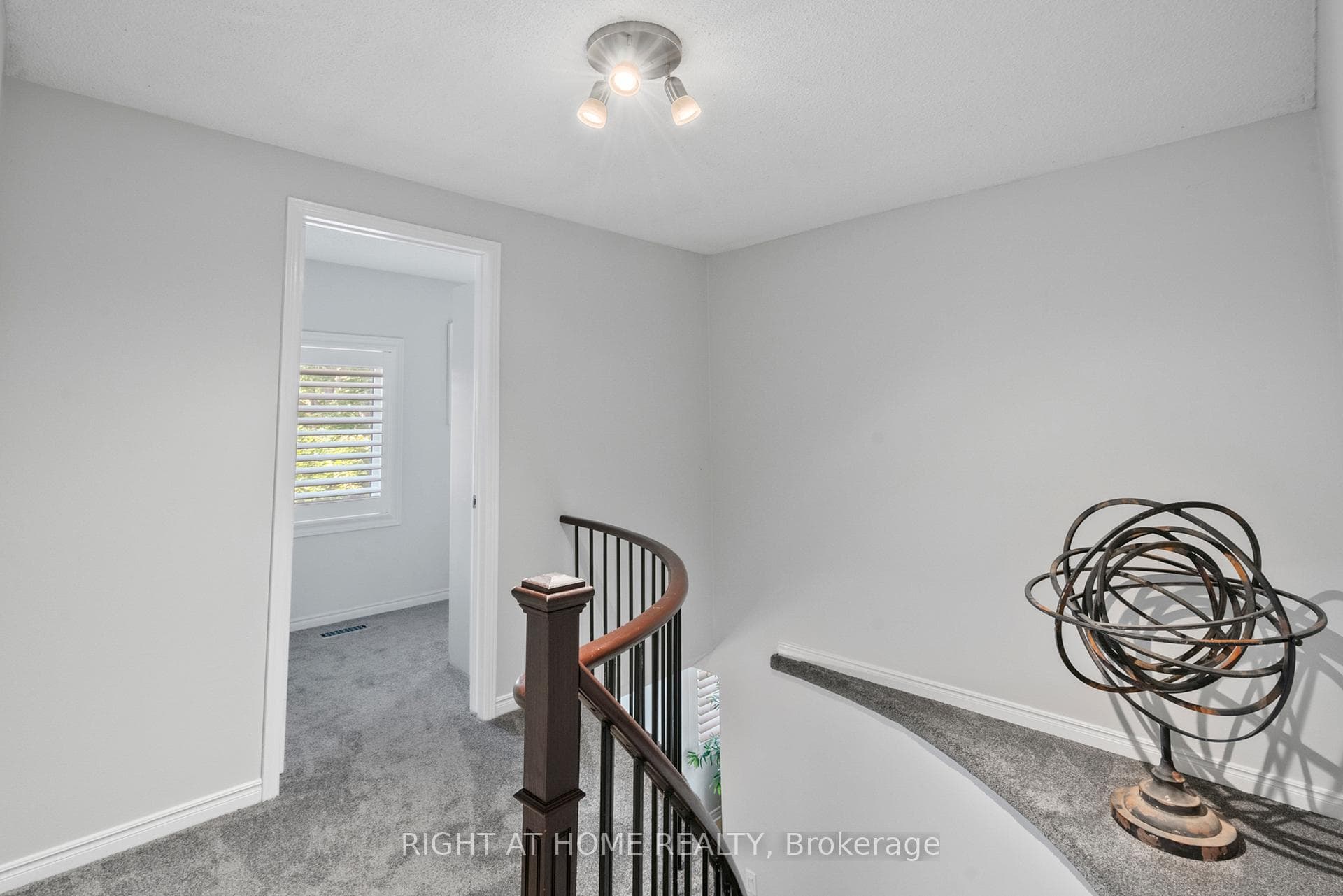 371 Melanie Crescent photo 27