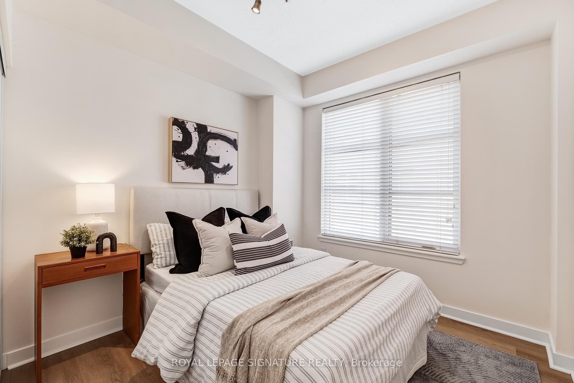 1398 Bloor Street Unit 2 photo 21