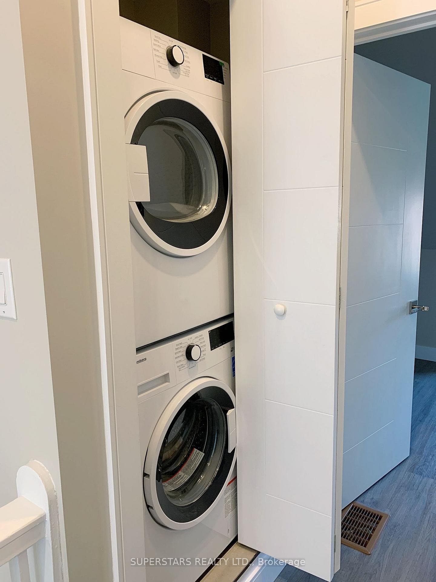 3 London Street Unit Upper photo 18