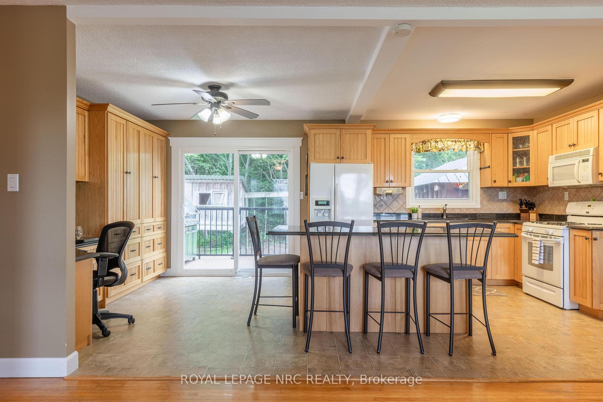 54038 Willford Road photo 8