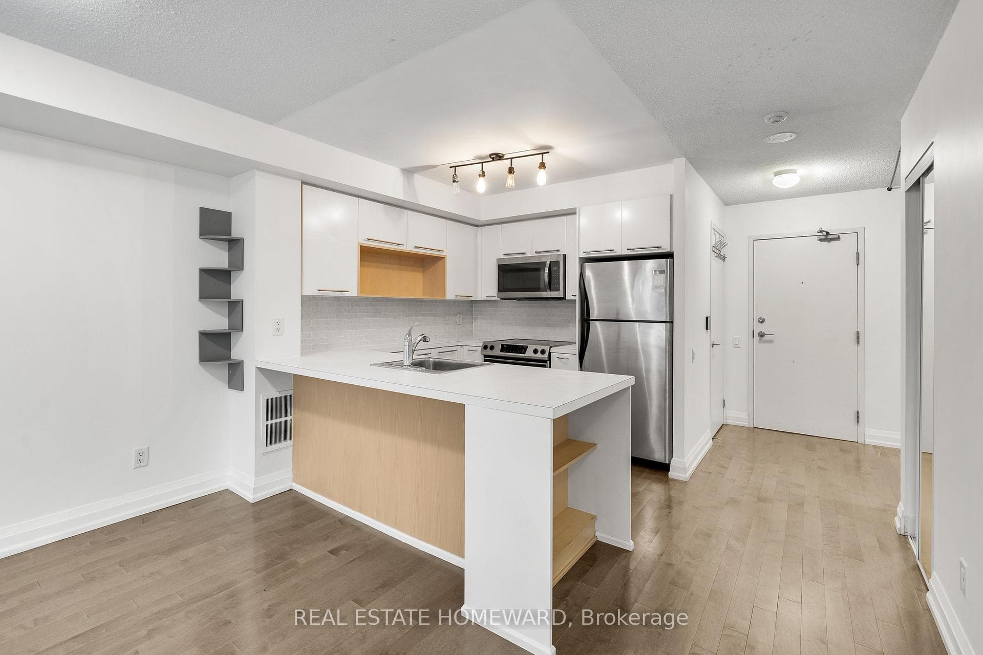 21 Carlton Street Unit 1006 photo 13
