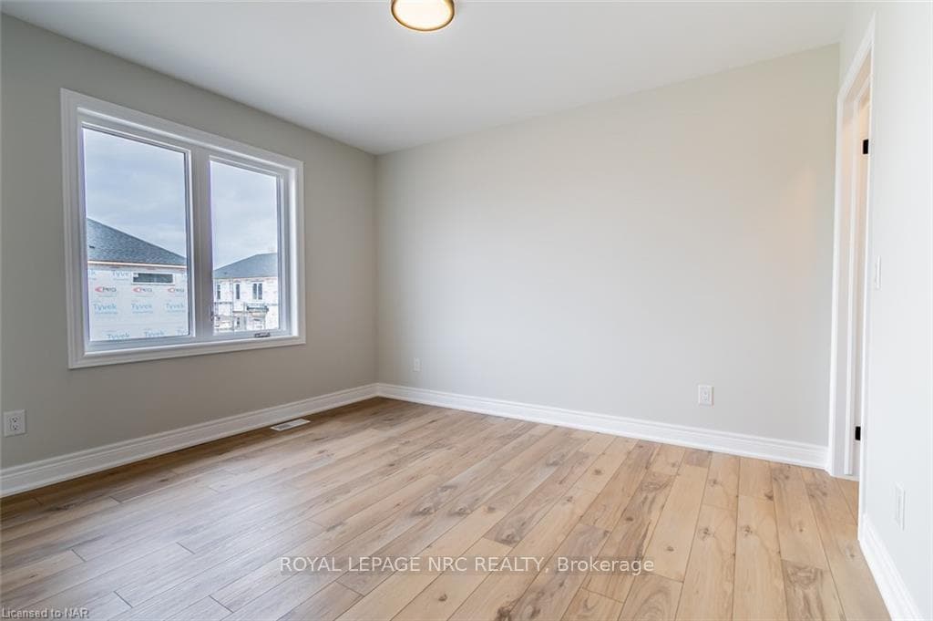 121A Moffatt Street Unit 19 photo 12