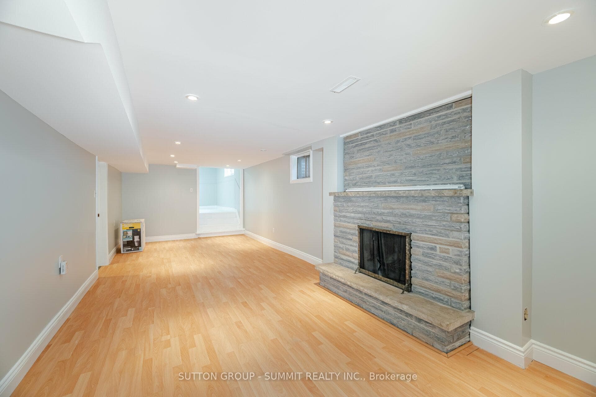 2379 Goodison Avenue photo 33
