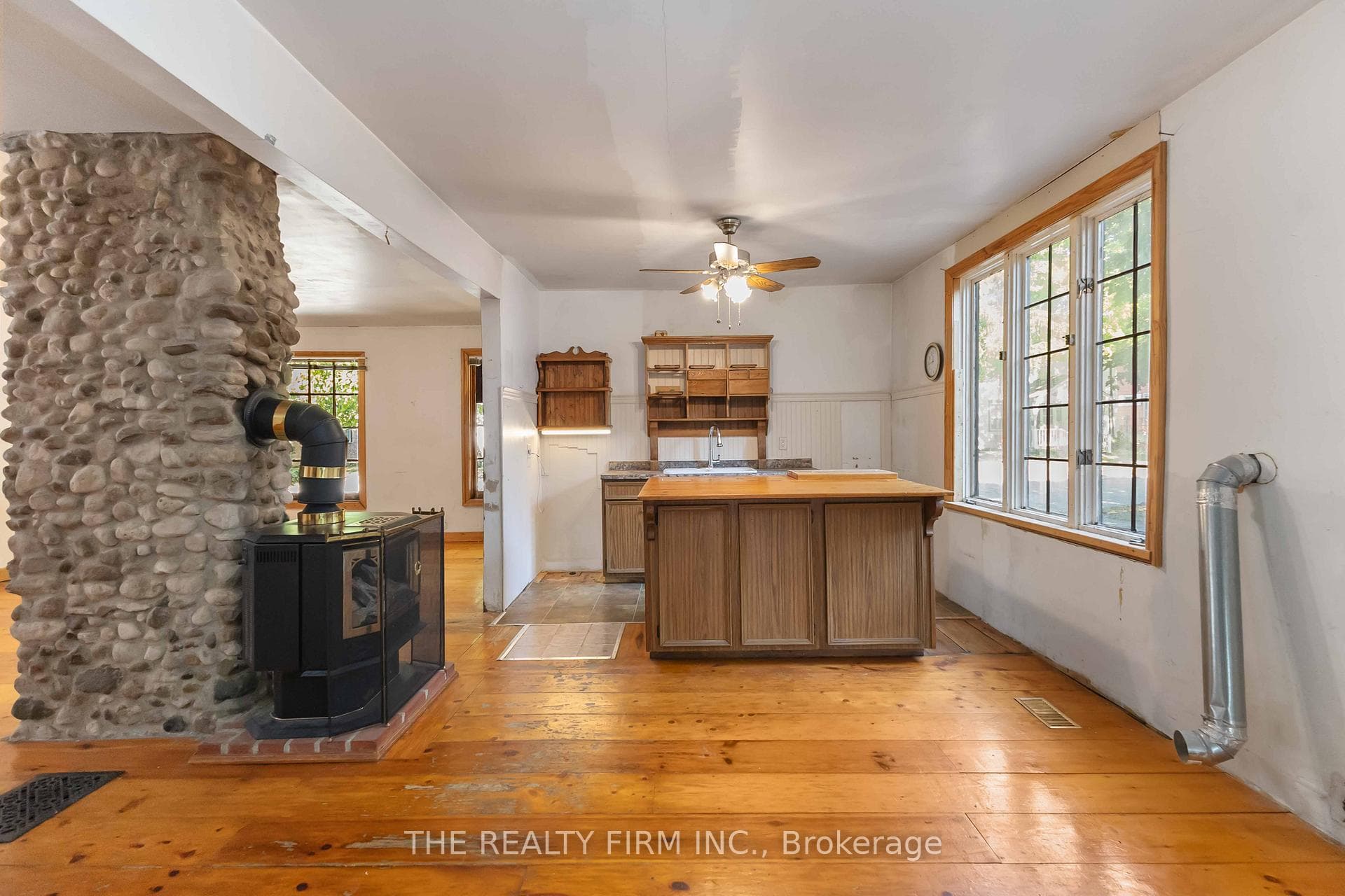 147 Princess Street photo 9