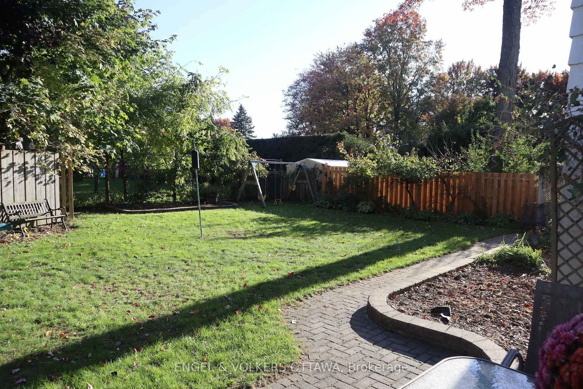 12 Woodburn Drive photo 45