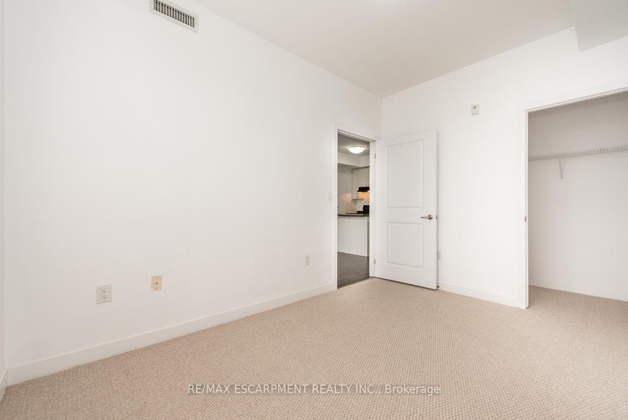 5020 Corporate Drive Unit 212 photo 16