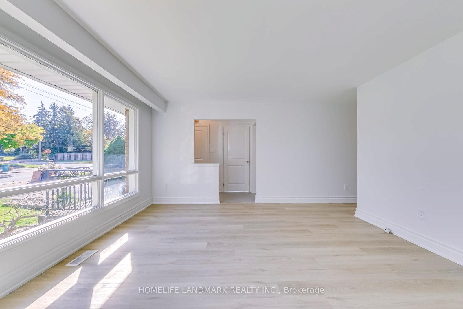 146 Manning Avenue photo 5