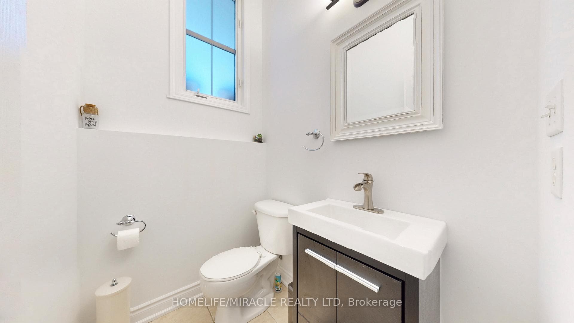 54 Dougherty Crescent photo 12