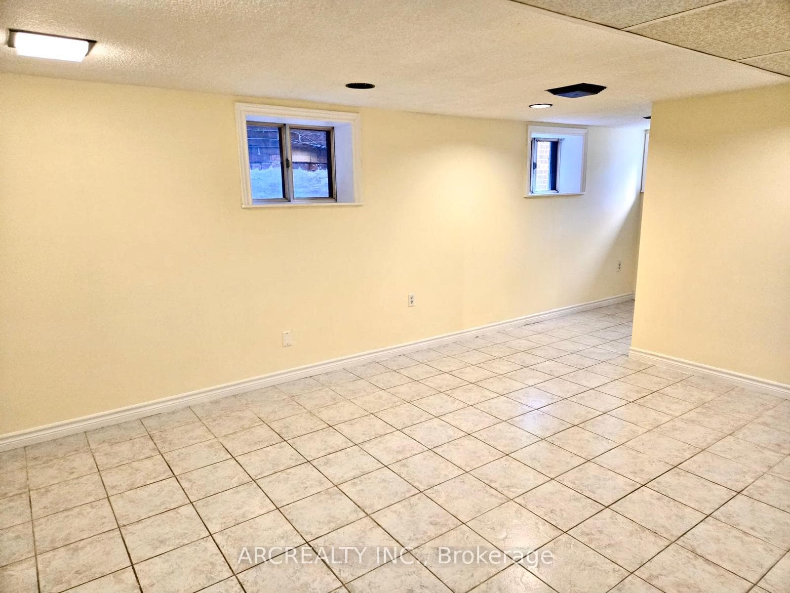 910 Dovercourt Road photo 6