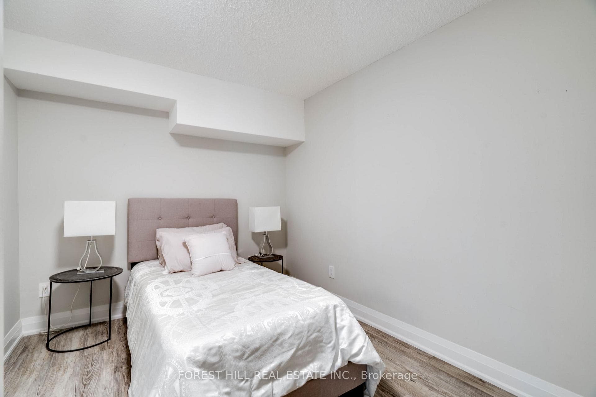 181 Lisa Crescent photo 34